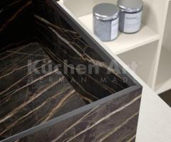 Salle de Bain Moderne Italienne pour Couple avec Vasques en Grès Noir et Éléments Hauts Suspendus - 5