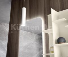 Salle de Bain Moderne Italienne pour Couple avec Vasques en Grès Noir et Éléments Hauts Suspendus - 6