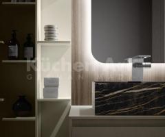 Salle de Bain Moderne Italienne pour Couple avec Vasques en Grès Noir et Éléments Hauts Suspendus - 7