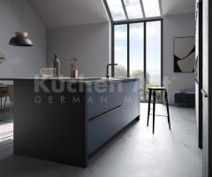 Cuisine avec îlot façades couleur bleu et noir en pierre Design Scandinave et moderne - 3