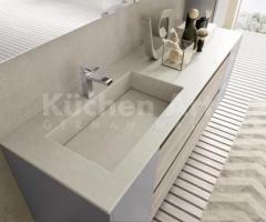 Salle de Bain Suspendue Moderne avec Finitions Précieuses en Stratifiés et Bois - 3
