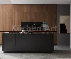 Cuisine en Noyer foncé avec Îlot Noir Mat : Design Minimaliste - 3