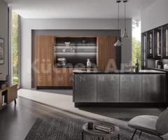Cuisine en Bois Noyer et Acier Industriel : L'Équilibre Parfait entre Chaleur et Style Industriel - 2