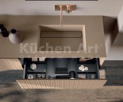 Salle de Bain chic : Design Sculptural avec Vasque Intégrée et Colonne de rangement - 2