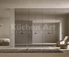 Armoire à Miroir : Optimisation de l'Espace pour une Chambre Sophistiquée - 3