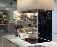 Cuisine Moderne blanche en U avec Plan de Travail Céramique Marbré | Design Épuré - 8