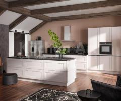 Cuisine en bois blanc satin – Élégance moderne & confort absolu - 4