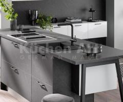 SYSTEMAT AV 2045 | Cuisine noble & contrastée en marbre foncé - 5